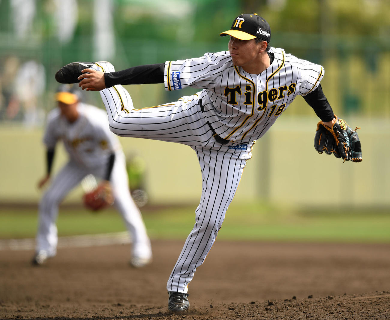 練習試合阪神対楽天　力投する阪神馬場（撮影・横山健太）