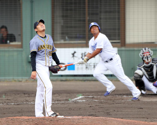 中日対阪神　2回裏中日1死、平田に本塁打を浴びる西勇（撮影・前田充）