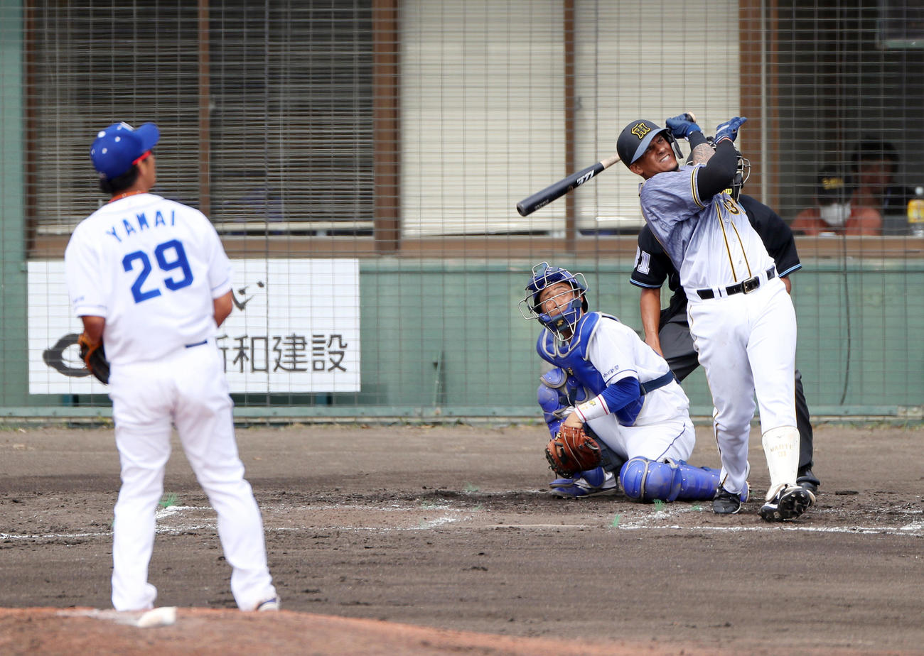 3回表阪神1死一塁、2点本塁打を放つマルテ（撮影・前田充）