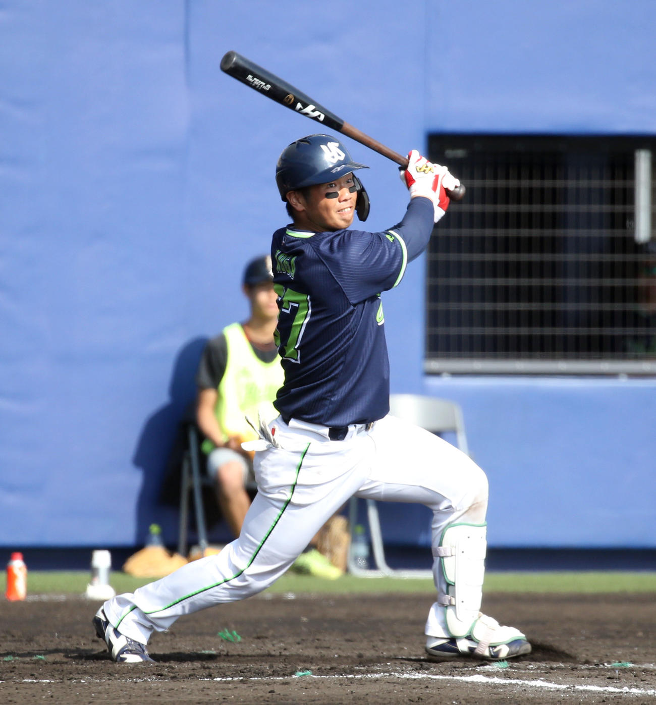 日本ハム対ヤクルト　7回表ヤクルト2死一、二塁、古賀は適時三塁打を放つ（撮影・佐藤翔太）