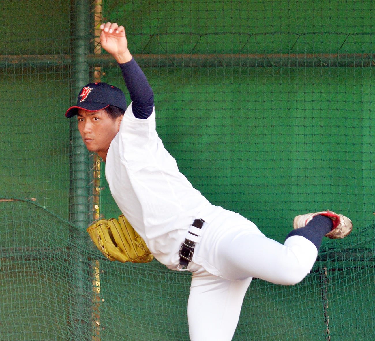 投球練習を行う富士大・宇賀神（撮影・鎌田直秀）