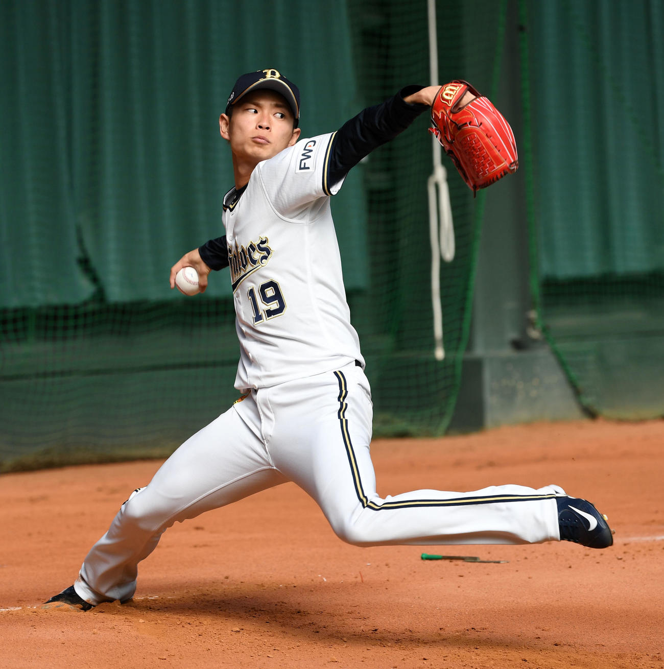 オリックス山岡泰輔（2020年2月1日撮影）