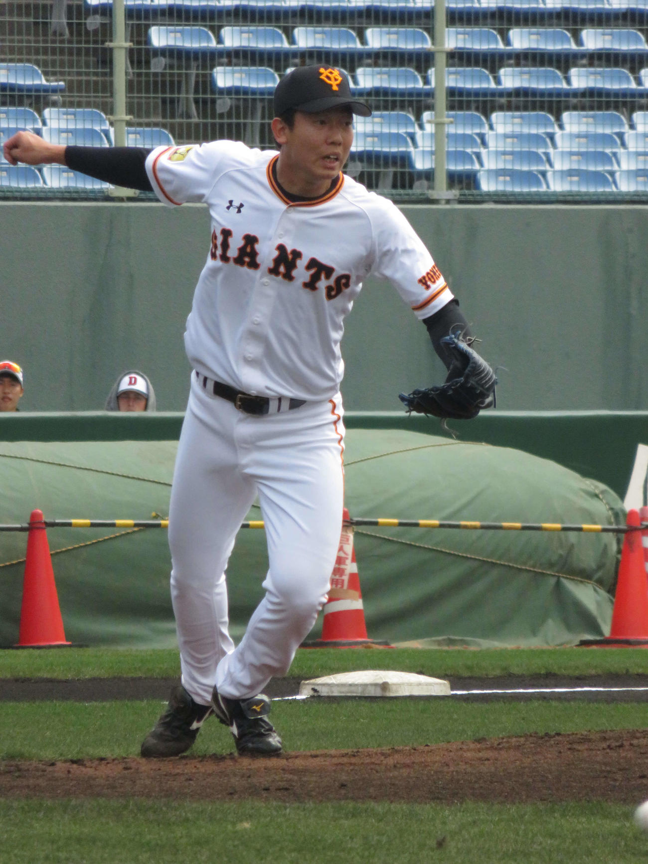 韓国・斗山との2軍の練習試合に登板する畠