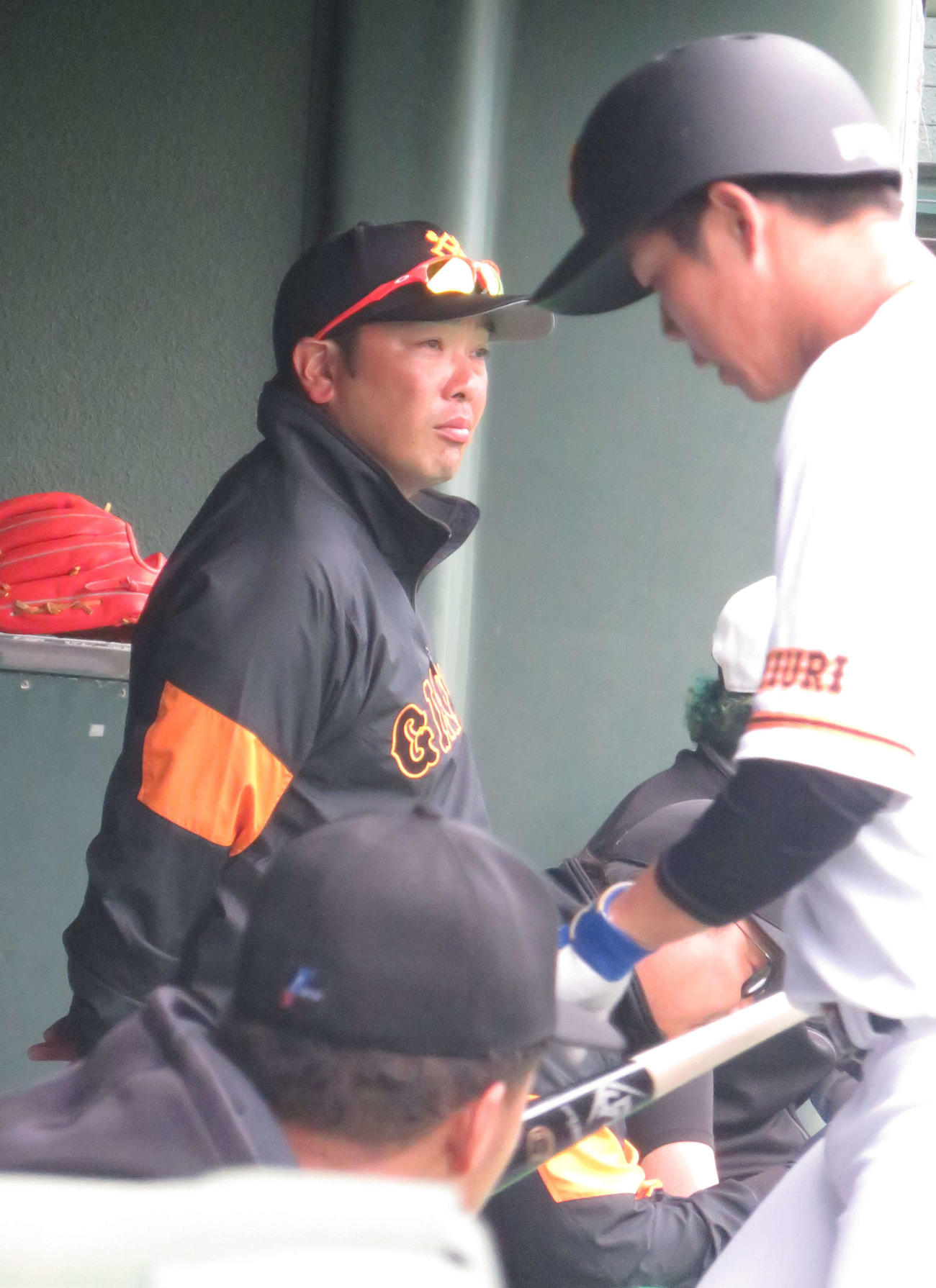 練習試合の指揮を執る阿部2軍監督