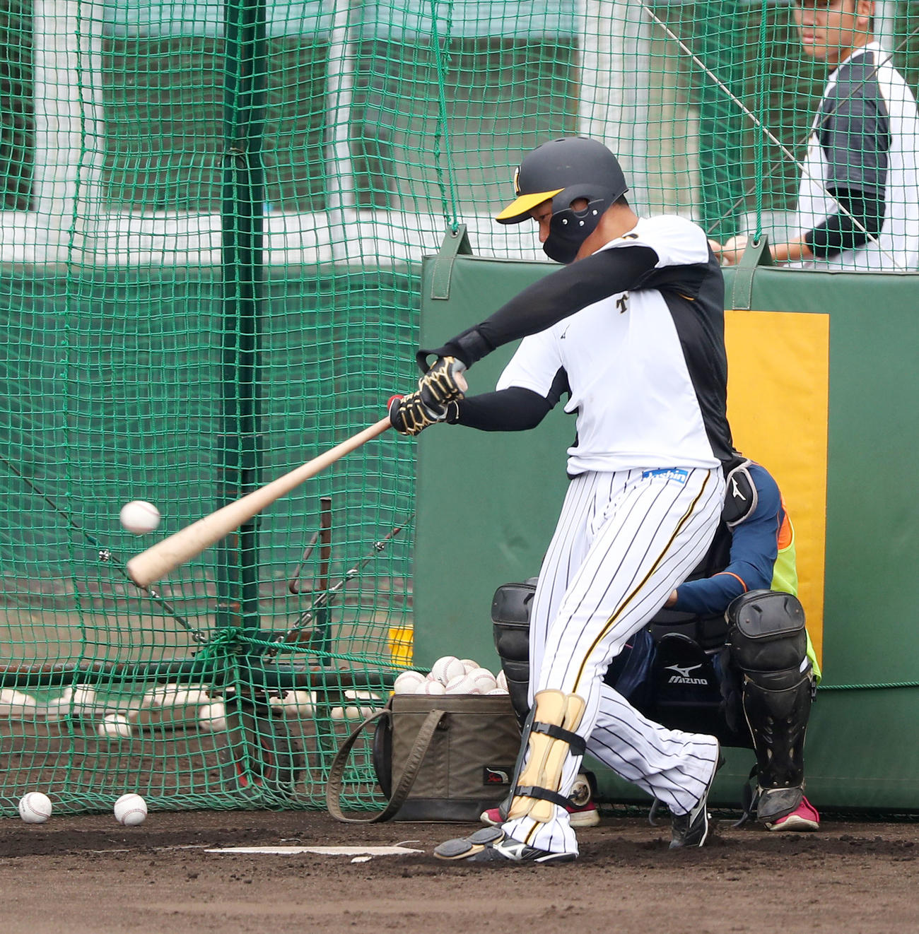 春季キャンプ最終日、フリー打撃を行う大山（撮影・前田充）
