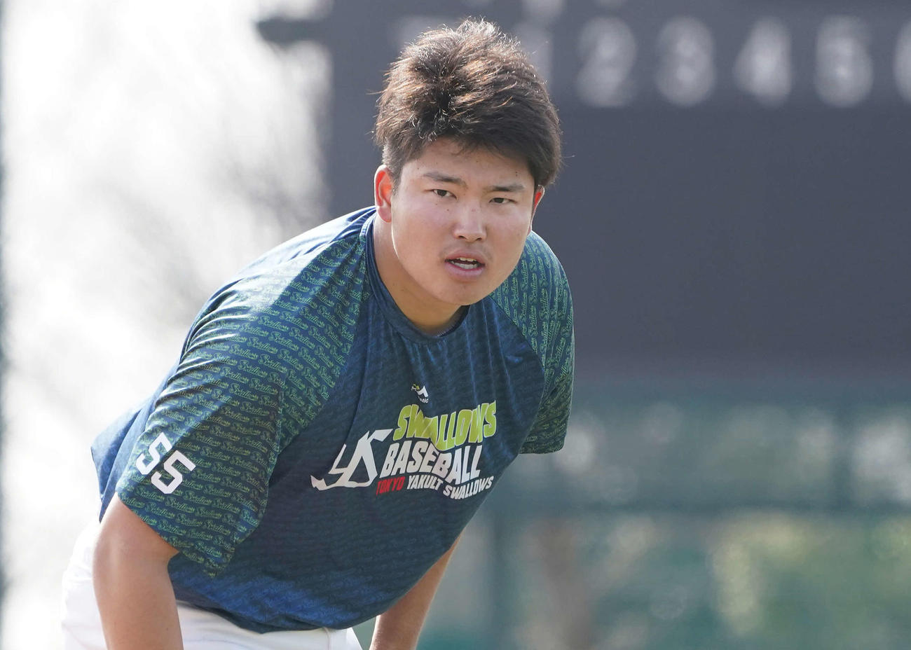ベースランニングを終えたヤクルト村上（撮影・鈴木みどり）