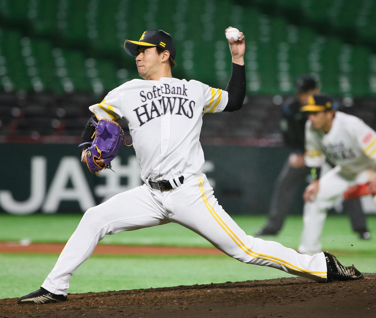 ソフトバンク対阪神　2番手で登板する古谷優人（撮影・栗木一考）