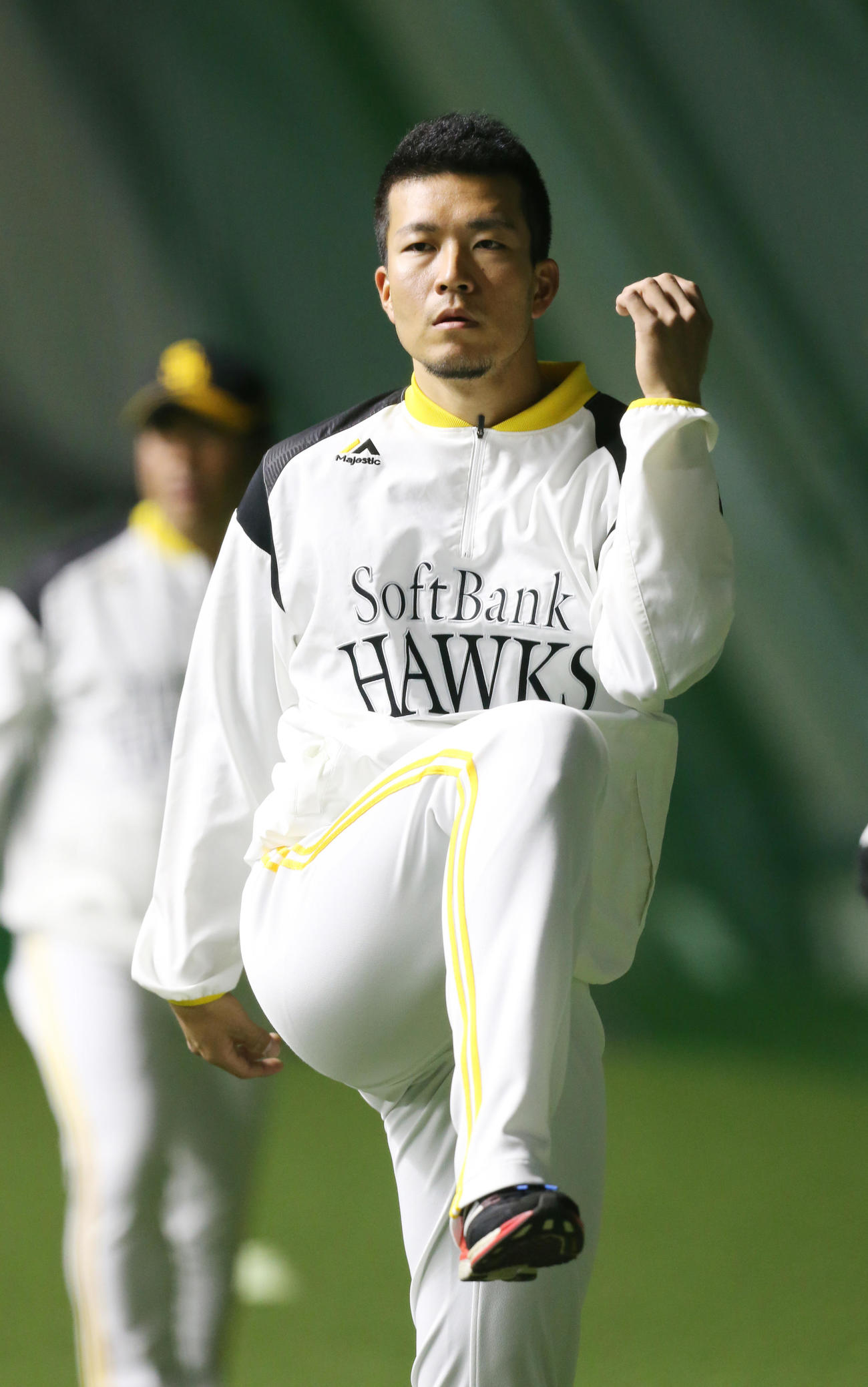 室内練習場で練習する千賀滉大　（撮影・菊川光一）