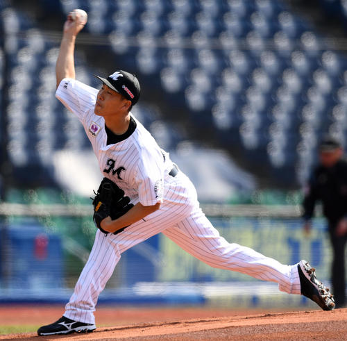 ロッテ対楽天　力投するロッテ先発の西野（撮影・横山健太）