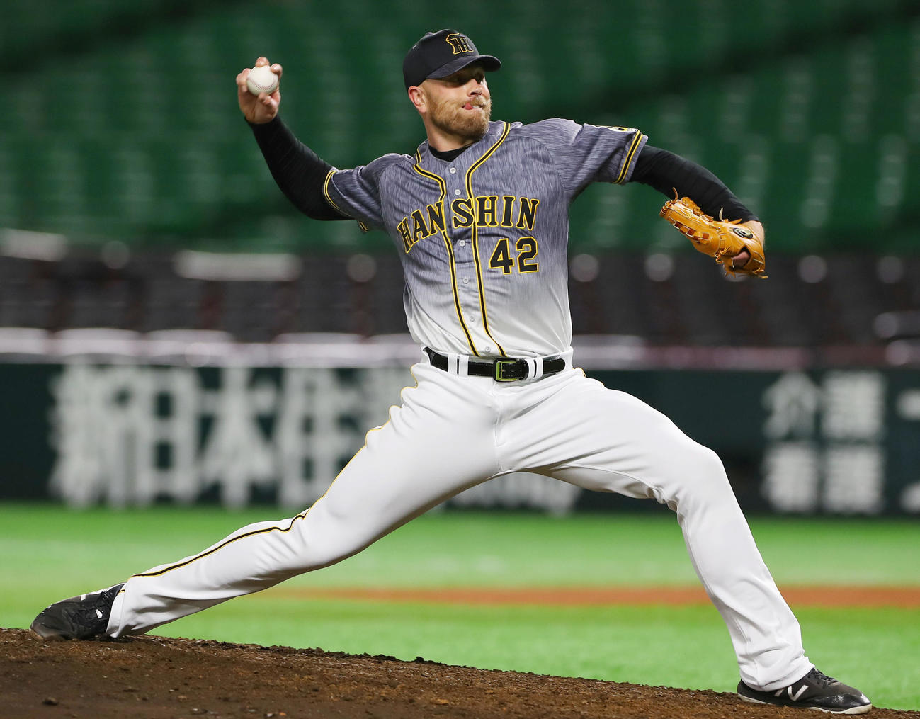 ソフトバンク対阪神　阪神3番手で登板するエドワーズ（撮影・前田充）