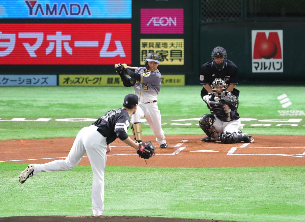 ソフトバンク対阪神　1回表阪神無死、高山峻は中前安打を放つ（撮影・梅根麻紀）