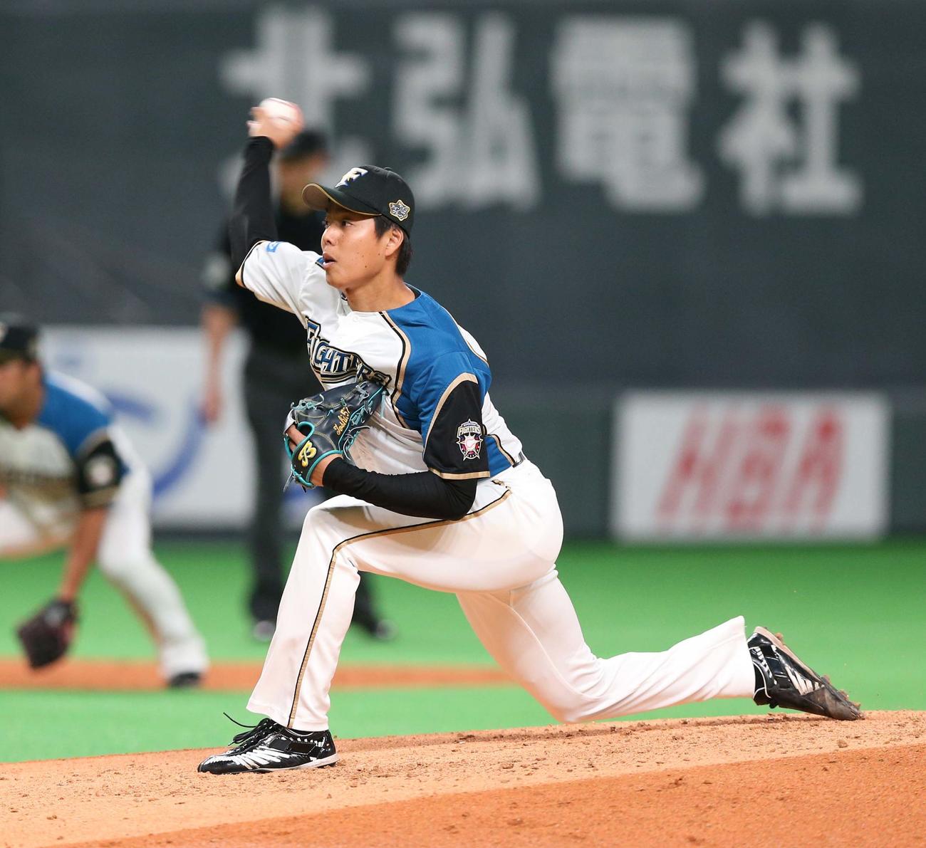 日本ハム対オリックス　5回から登板の杉浦（撮影・黒川智章）