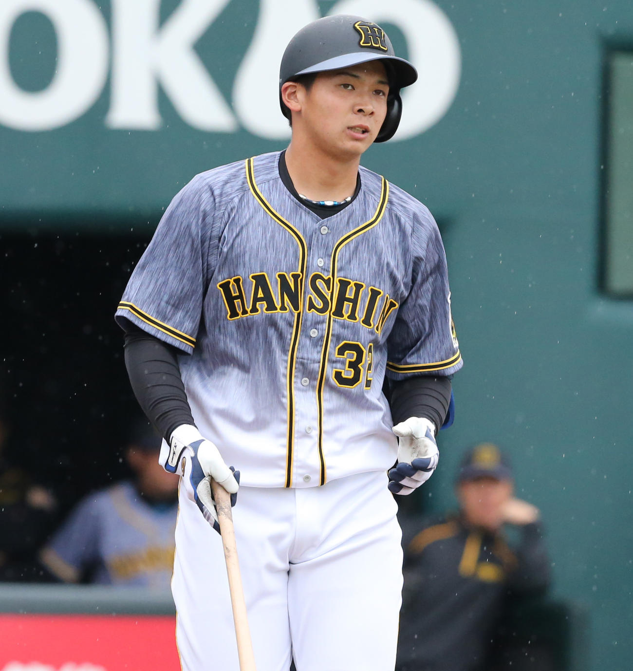 ソフトバンク対阪神　2回表阪神無死、井上は四球を選ぶ（撮影・菊川光一）