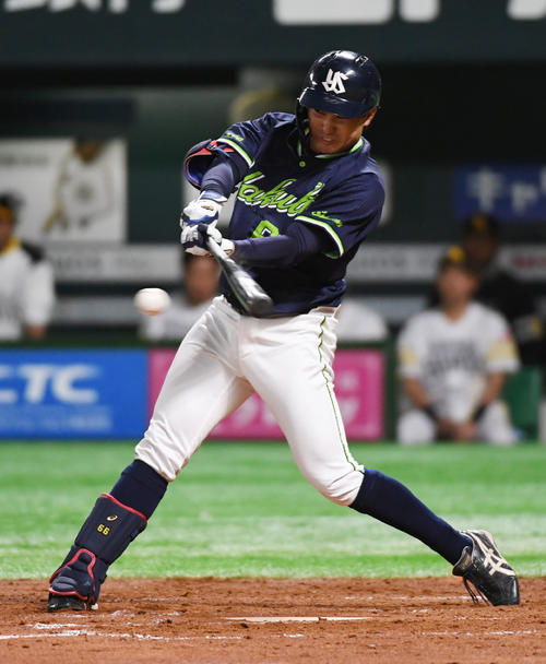 ソフトバンク対ヤクルト　3回表ヤクルト2死二塁、吉田大成は中前に先制の適時打を放つ（撮影・今浪浩三）