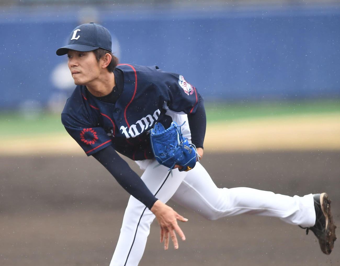 中日対西武　1回裏、登板する西武先発の今井達也（撮影・森本幸一）