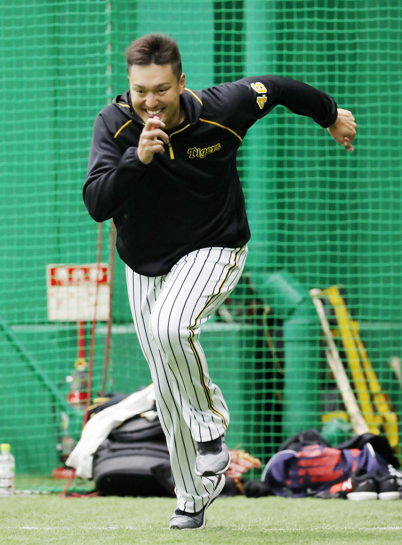 ダッシュを繰り返す秋山（撮影・加藤哉）