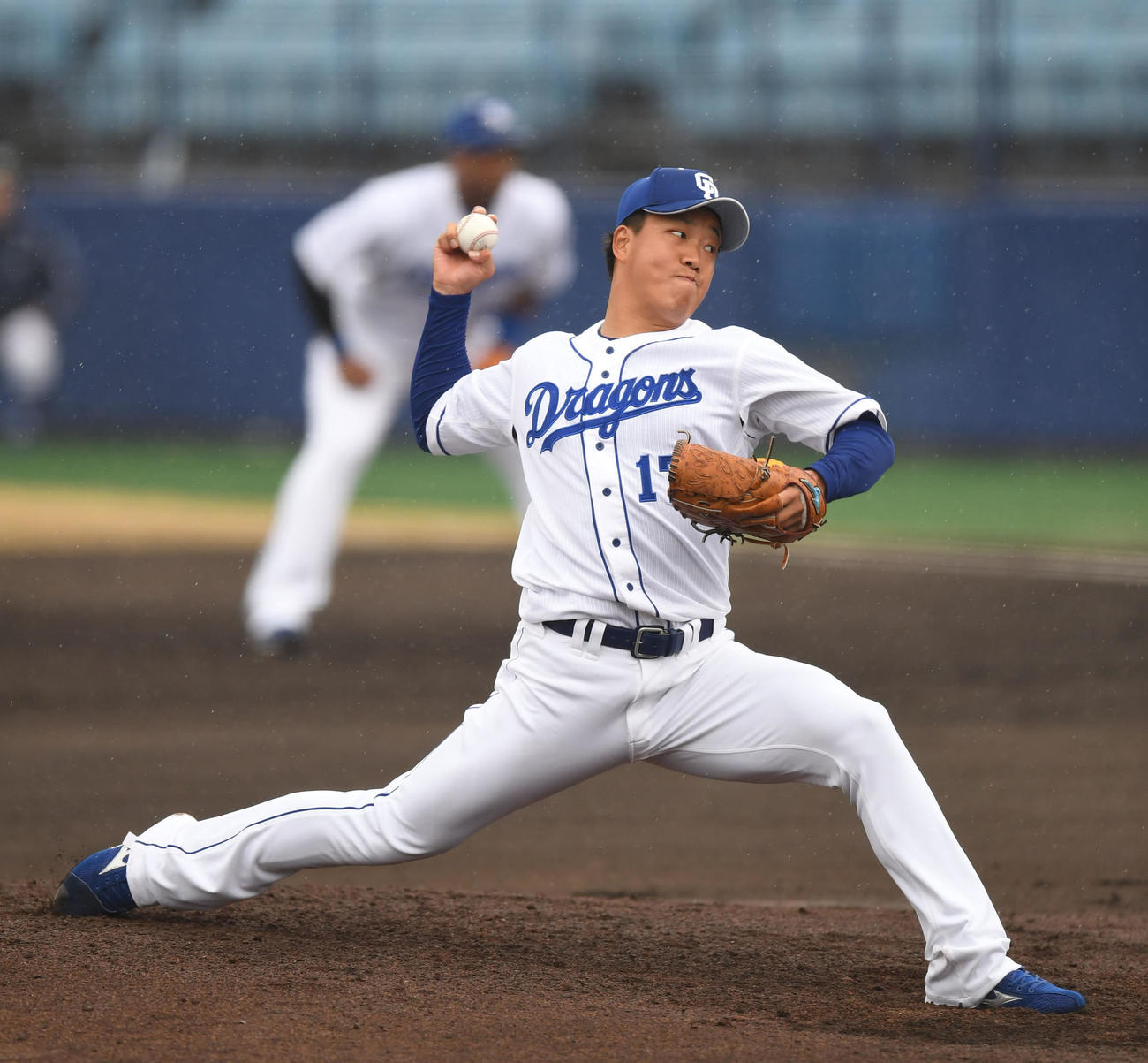中日対西武　2回表、力投する柳裕也（撮影・森本幸一）