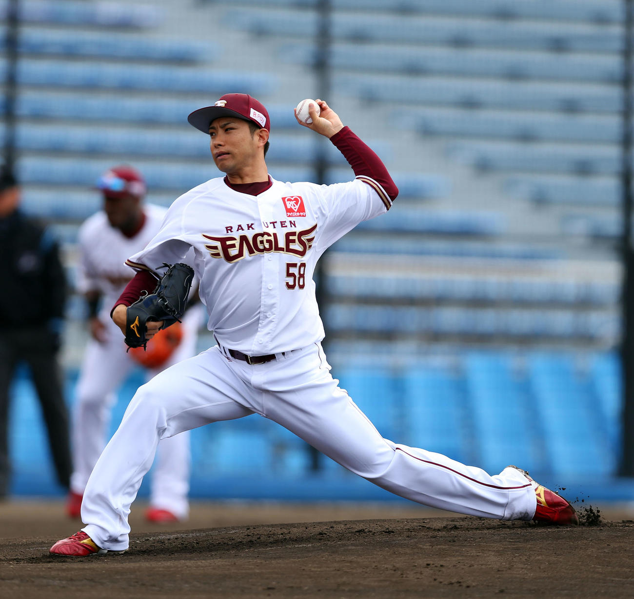 楽天対DeNA　先発の楽天辛島（撮影・大野祥一）