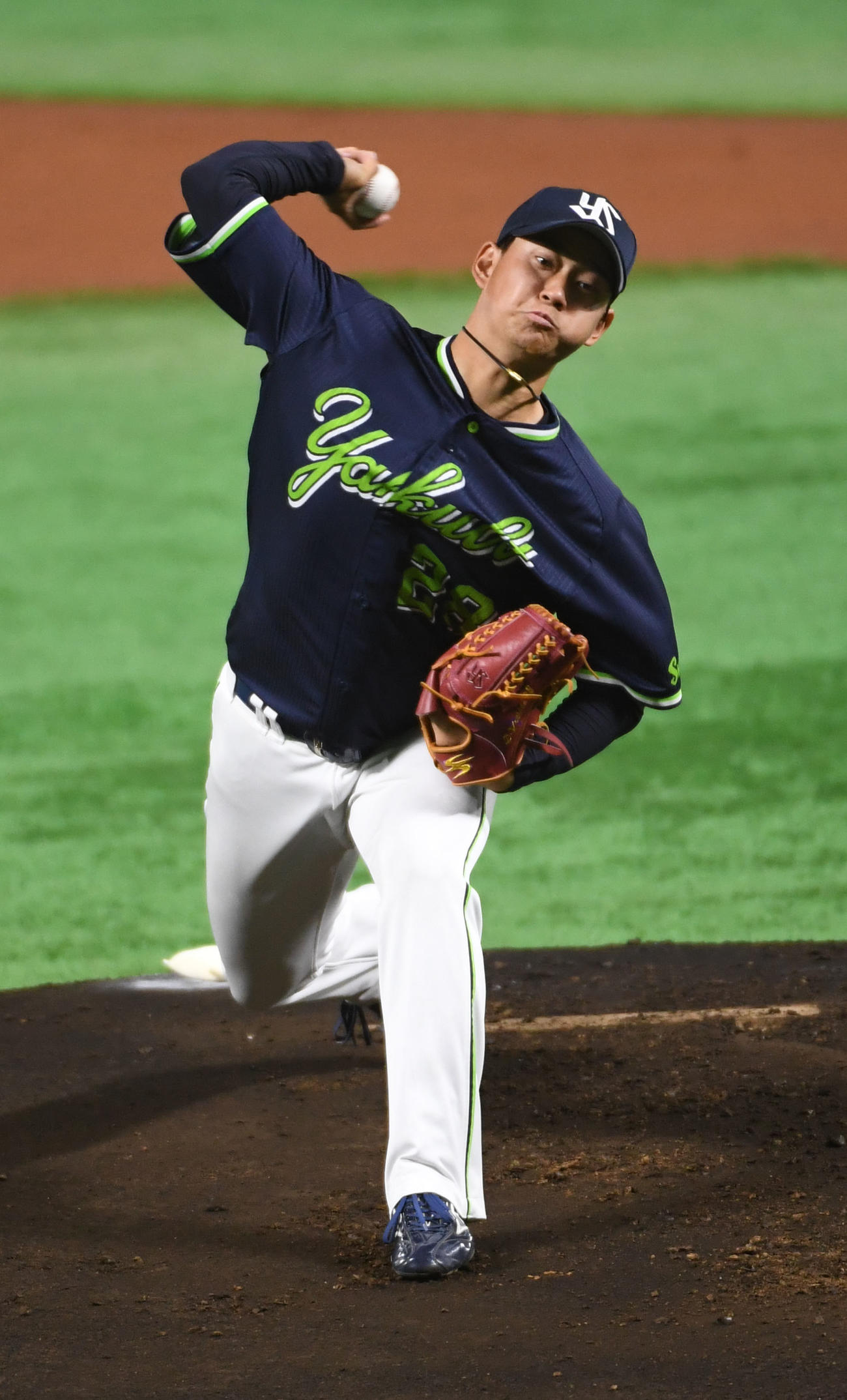 ソフトバンク対ヤクルト　ヤクルト先発の吉田喜（撮影・今浪浩三）