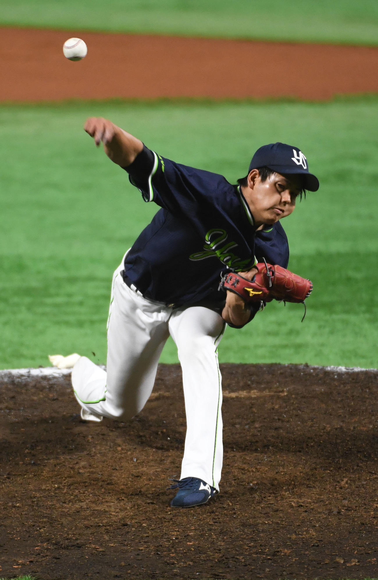 ソフトバンク対ヤクルト　5回裏から2イニングを無失点に抑えたヤクルト杉山（撮影・今浪浩三）