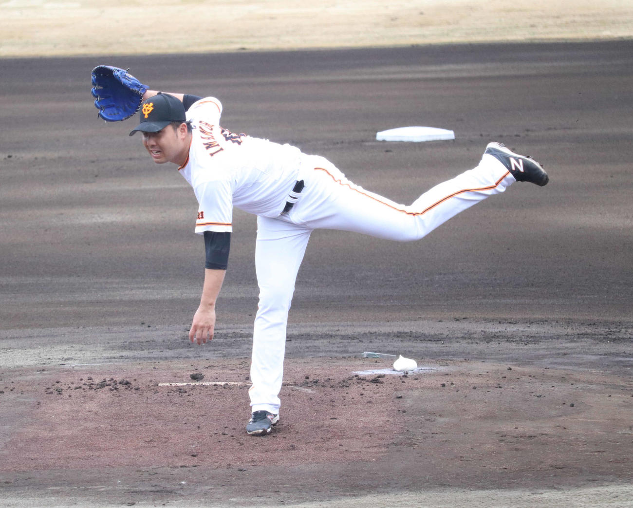 イースタン教育リーグ巨人対ヤクルト　力投する巨人今村（撮影・久永壮真）