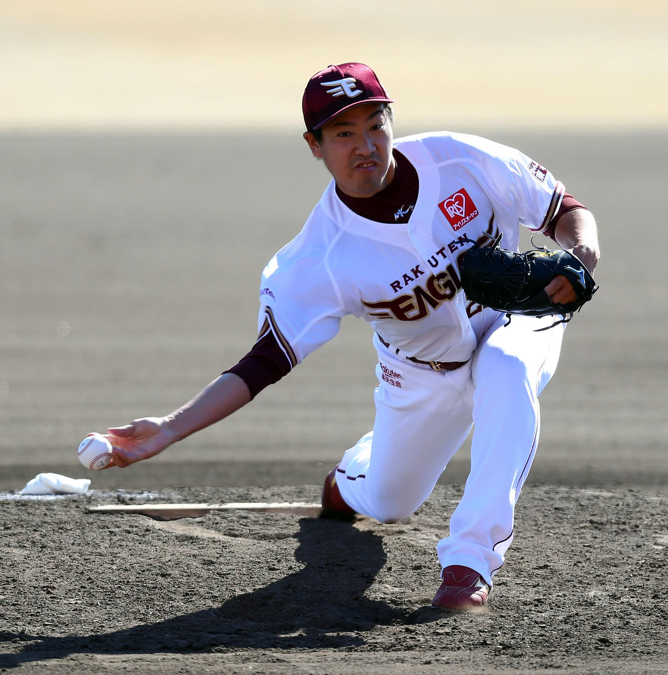 楽天対DeNA　2番手の楽天牧田（撮影・大野祥一）