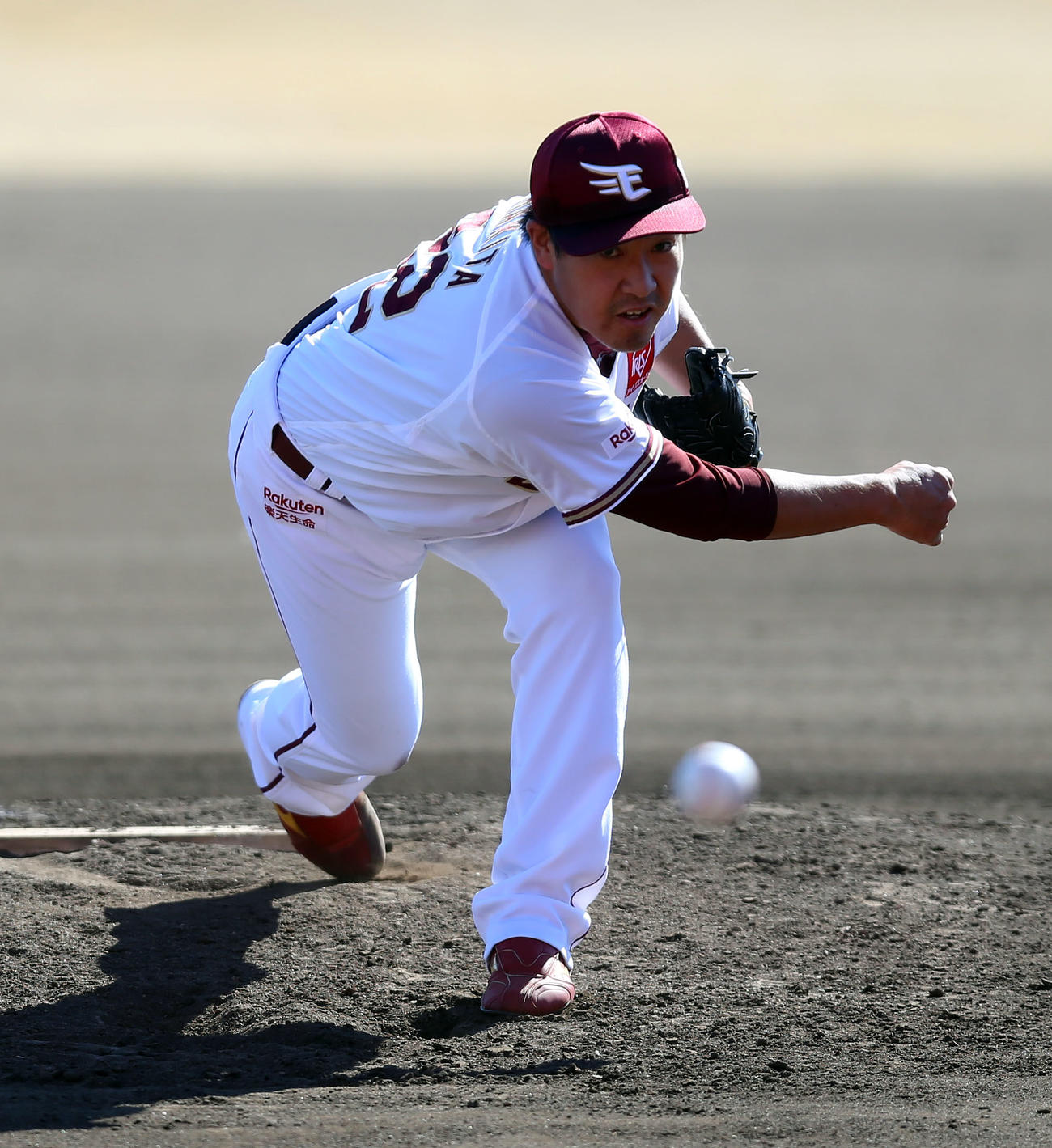 楽天対DeNA　2番手の楽天牧田（撮影・大野祥一）