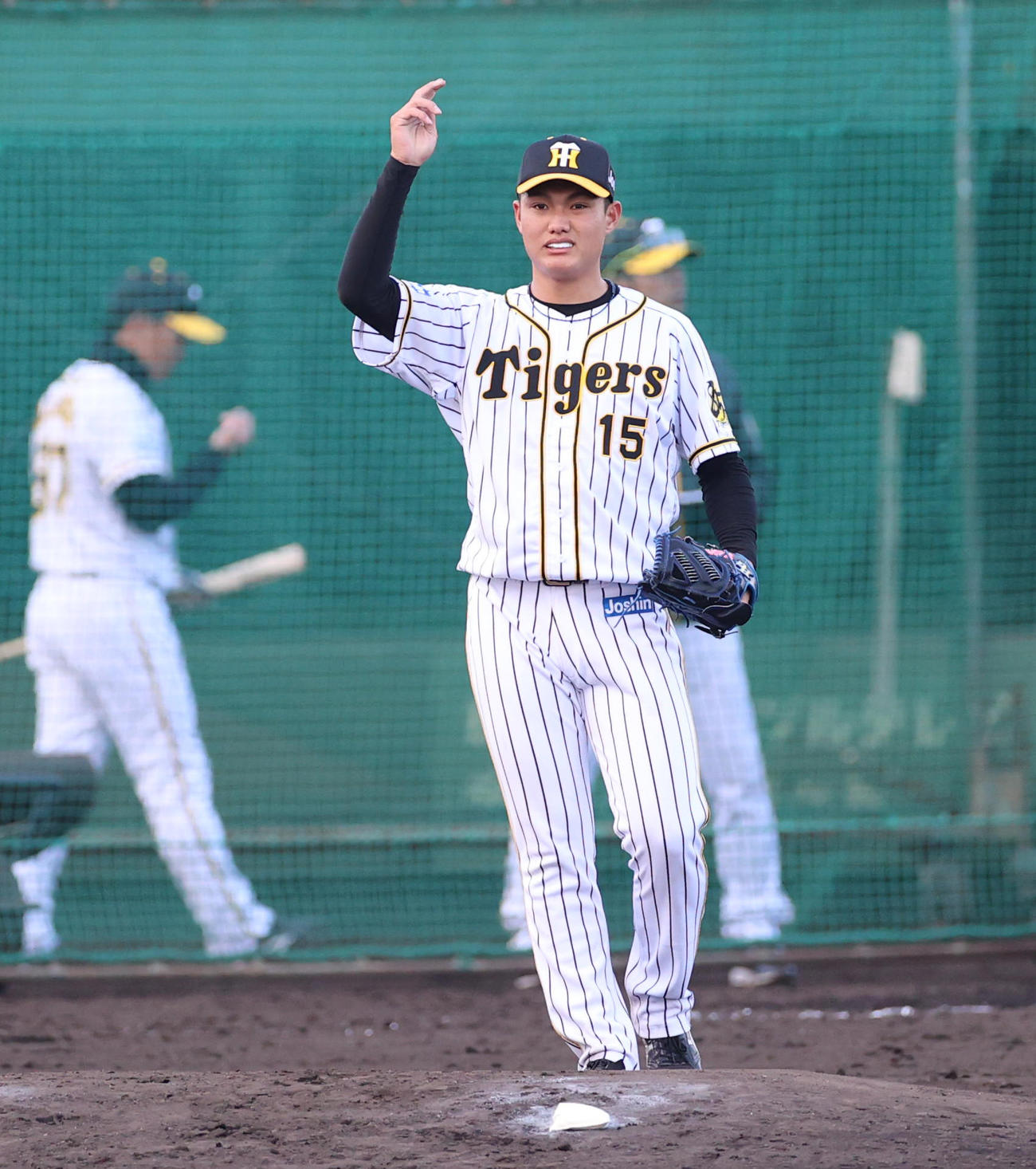 シート打撃に登板した西純（撮影・清水貴仁）