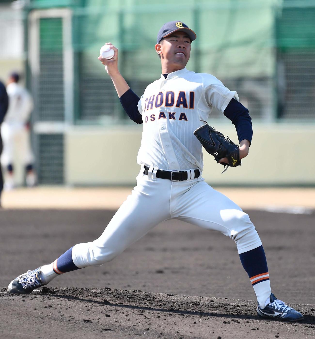 プロアマ交流戦阪神対大商大　大商大先発の吉川（撮影・上田博志）