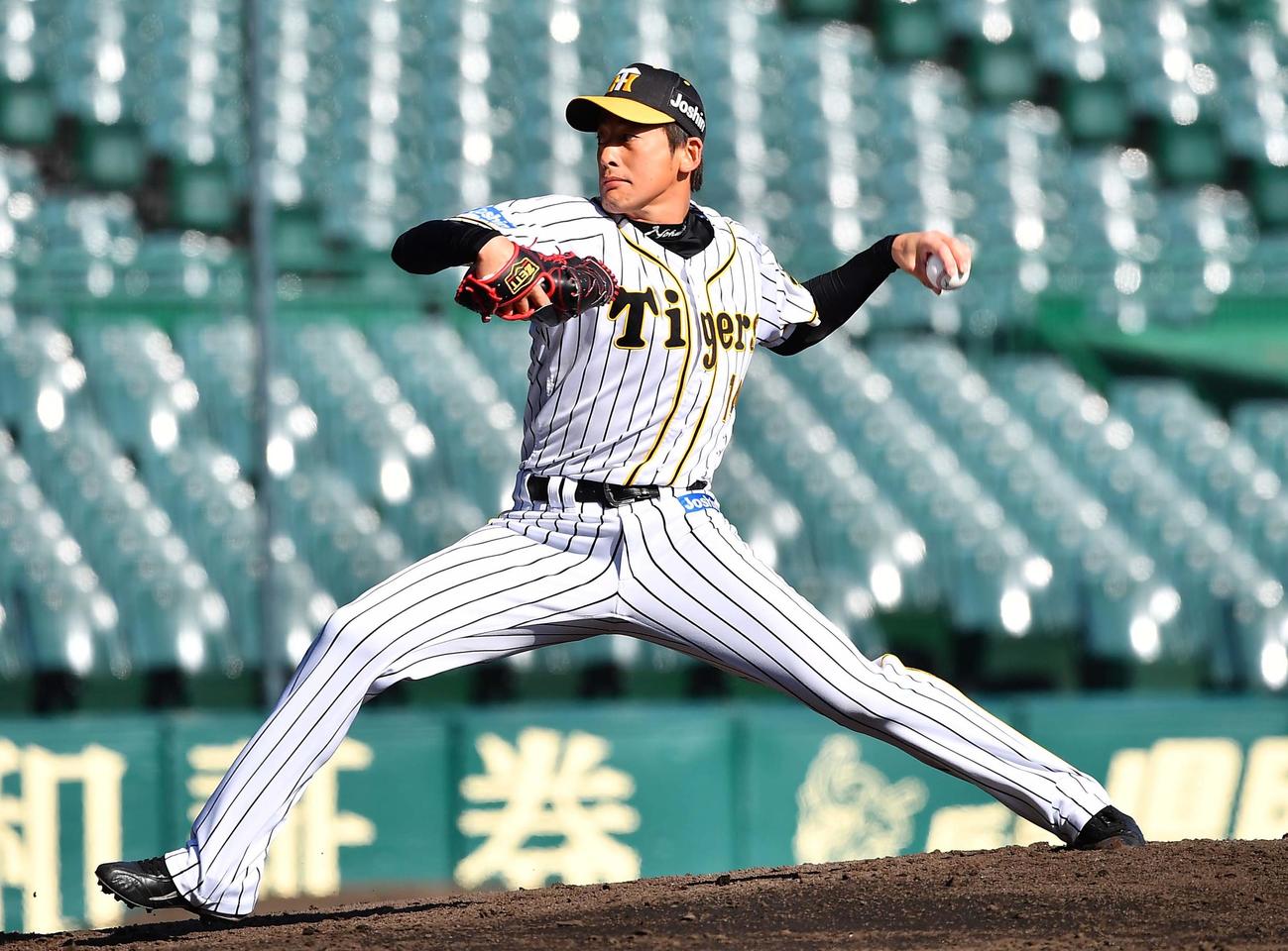 阪神対日本ハム　阪神2番手で登板する能見（撮影・上田博志）