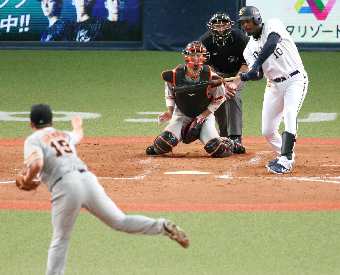 オリックス対巨人　5回裏オリックス無死、ジョーンズは沢村から三振に仕留められる（撮影・上山淳一）