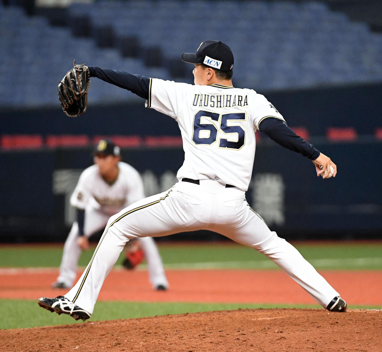 オリックス対巨人　オリックス2番手の漆原（撮影・前岡正明）