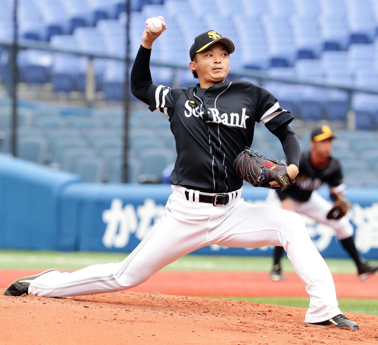 DeNA対ソフトバンク　ソフトバンク先発の東浜（撮影・浅見桂子）