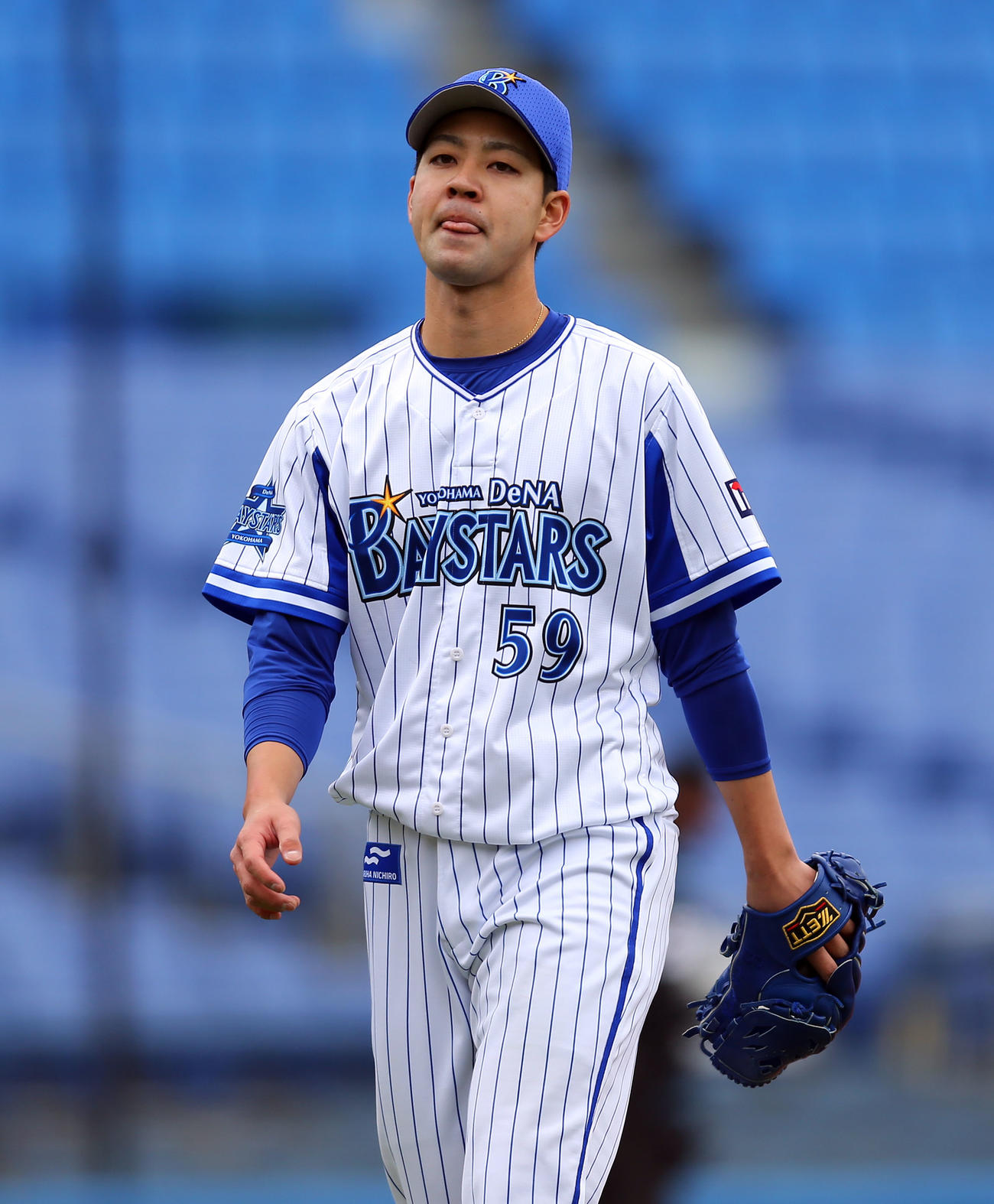 DeNA対ソフトバンク　3回表ソフトバンク2死二塁、中村晃を三振に仕留め、引き揚げる平良（撮影・大野祥一）