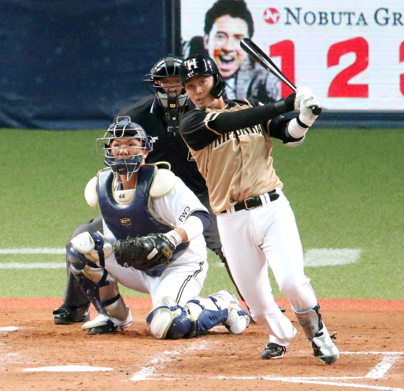 日本ハム谷内は4回に適時二塁打（撮影・上山淳一）