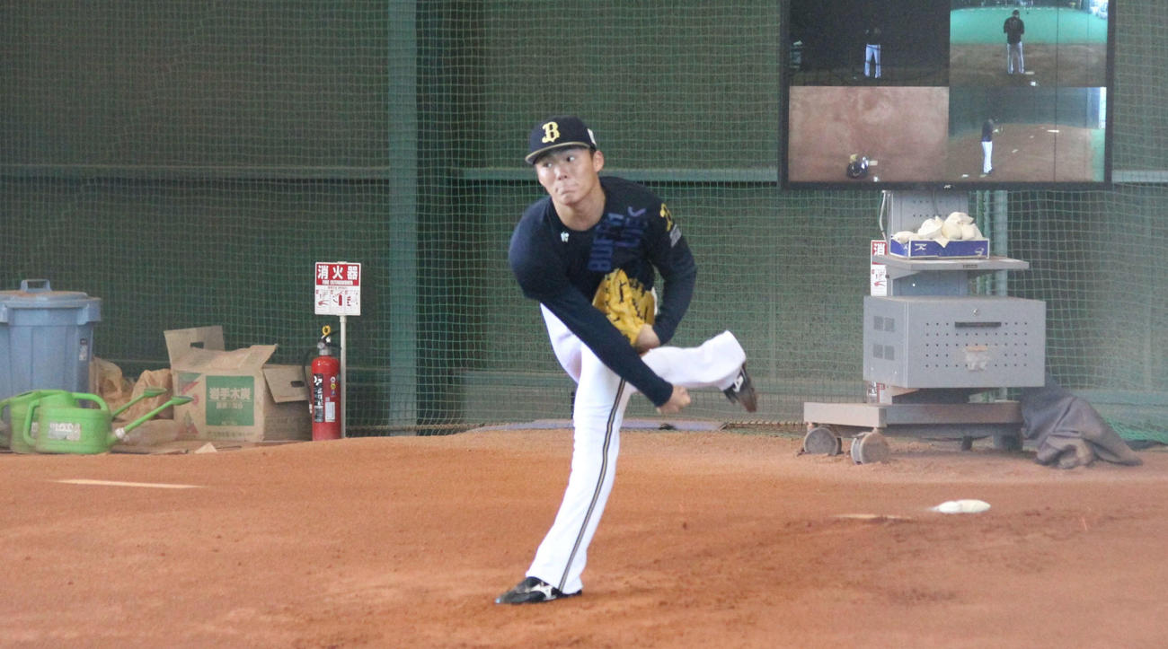 オリックス山本は開幕を見据えてブルペン投球で感触を確かめた