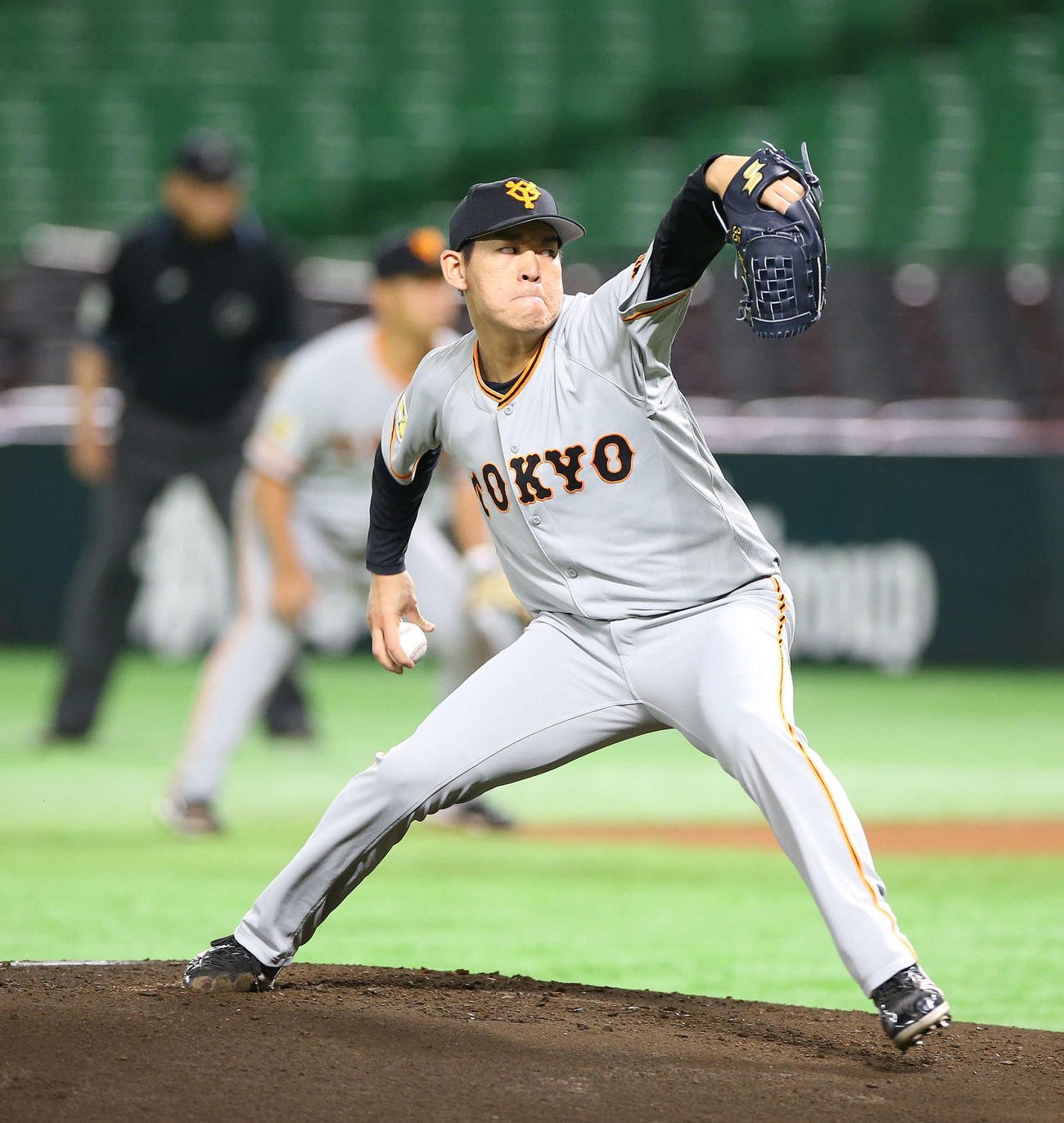 ソフトバンク対巨人　力投する巨人先発の桜井（撮影・河野匠）