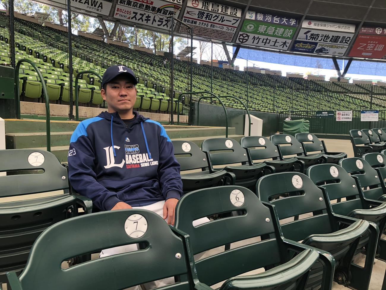 メットライフドームで母校への思いを語る高橋朋（撮影・為田聡史）