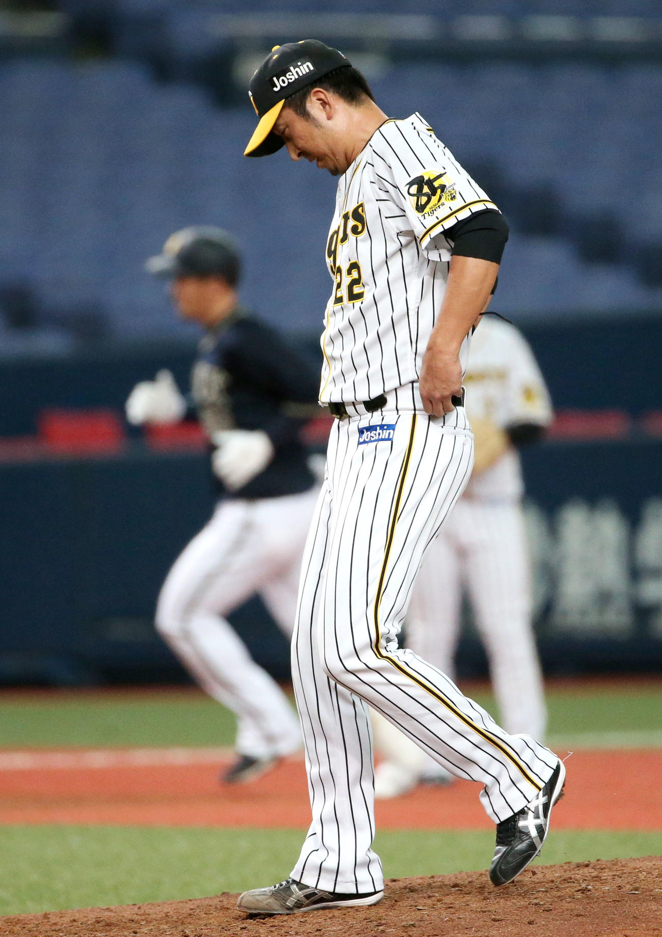 阪神対オリックス　6回表オリックス1死二、三塁、藤川はT－岡田に右越え3点本塁打を浴びる（撮影・上山淳一）