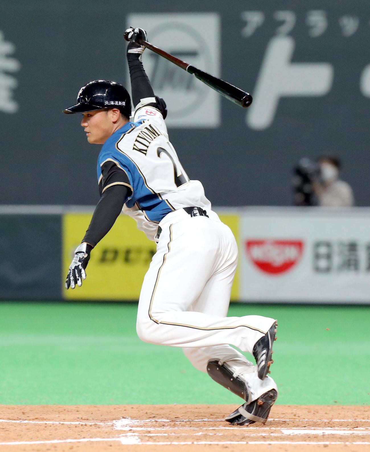 日本ハム対DeNA　9回裏日本ハム1死二塁、清宮は二ゴロに終わる（撮影・佐藤翔太）
