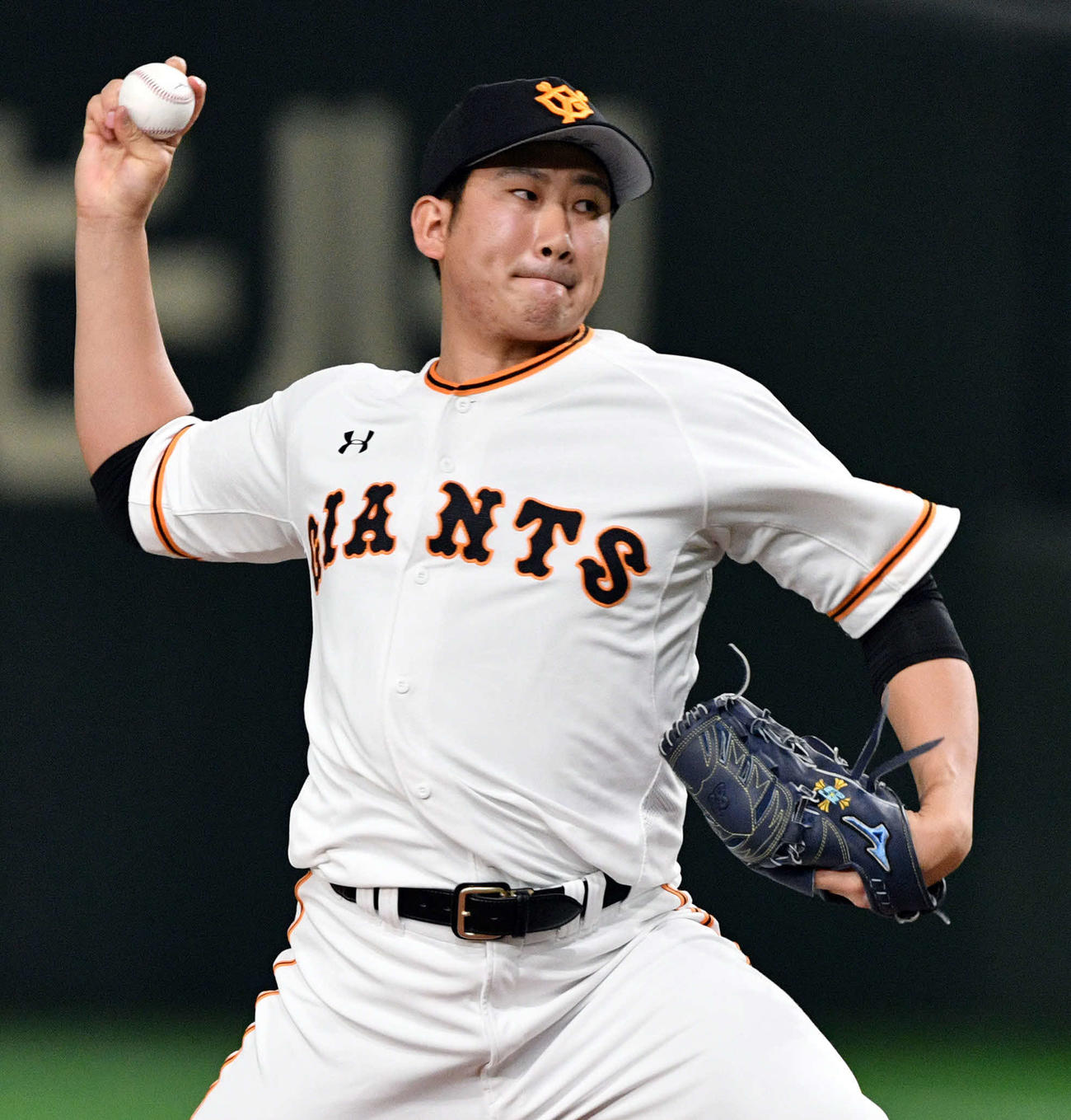 巨人対楽天　先発で力投する巨人菅野（撮影・滝沢徹郎）