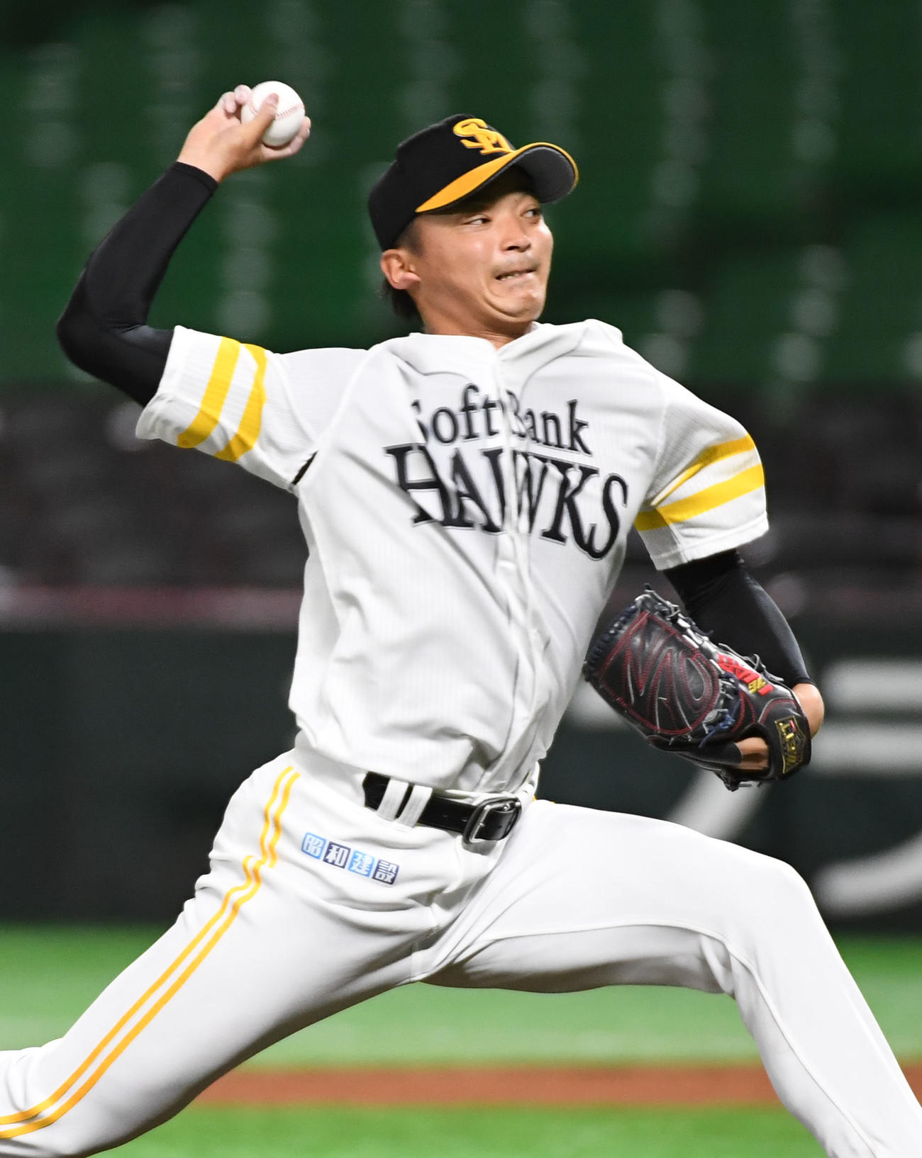 ソフトバンク先発の東浜は3回を投げ5失点に終わる（撮影・今浪浩三）