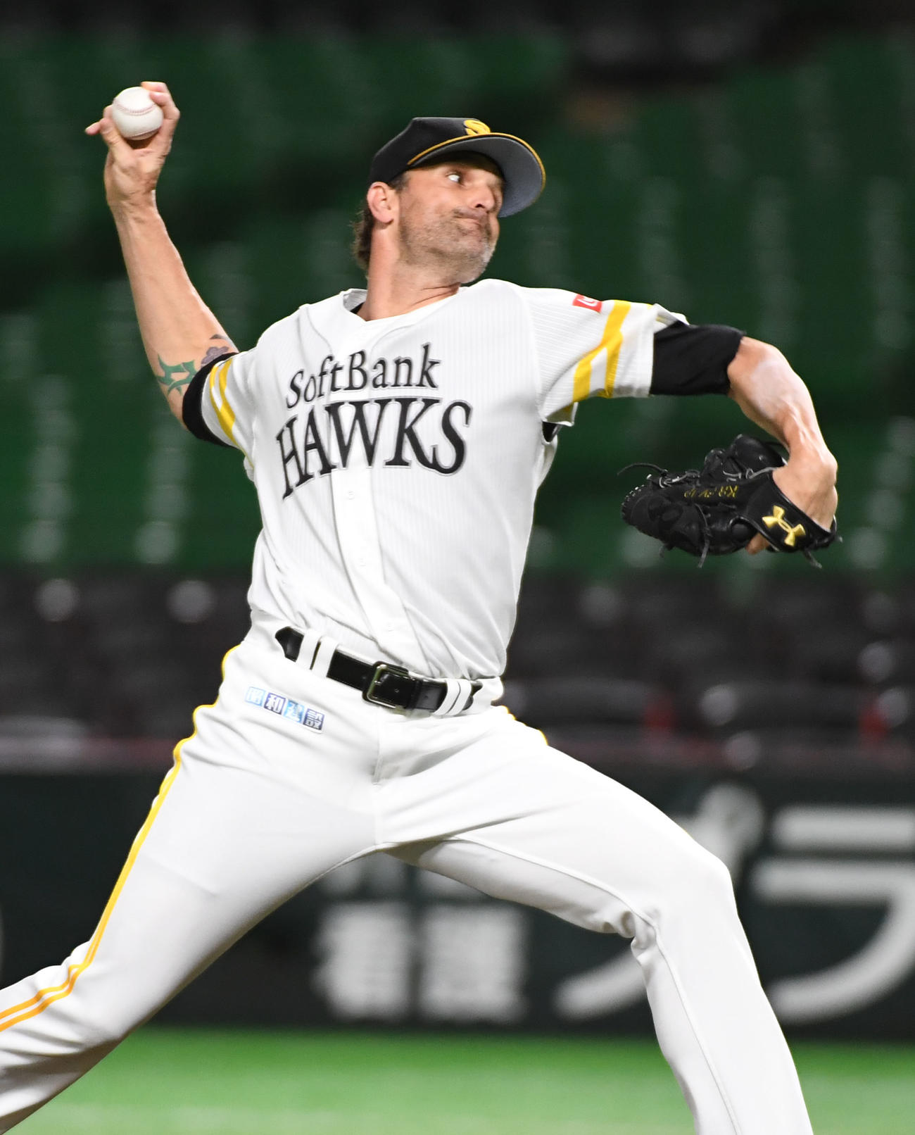 ソフトバンク対広島　7回、無失点に抑えたデニス・サファテ（撮影・今浪浩三）