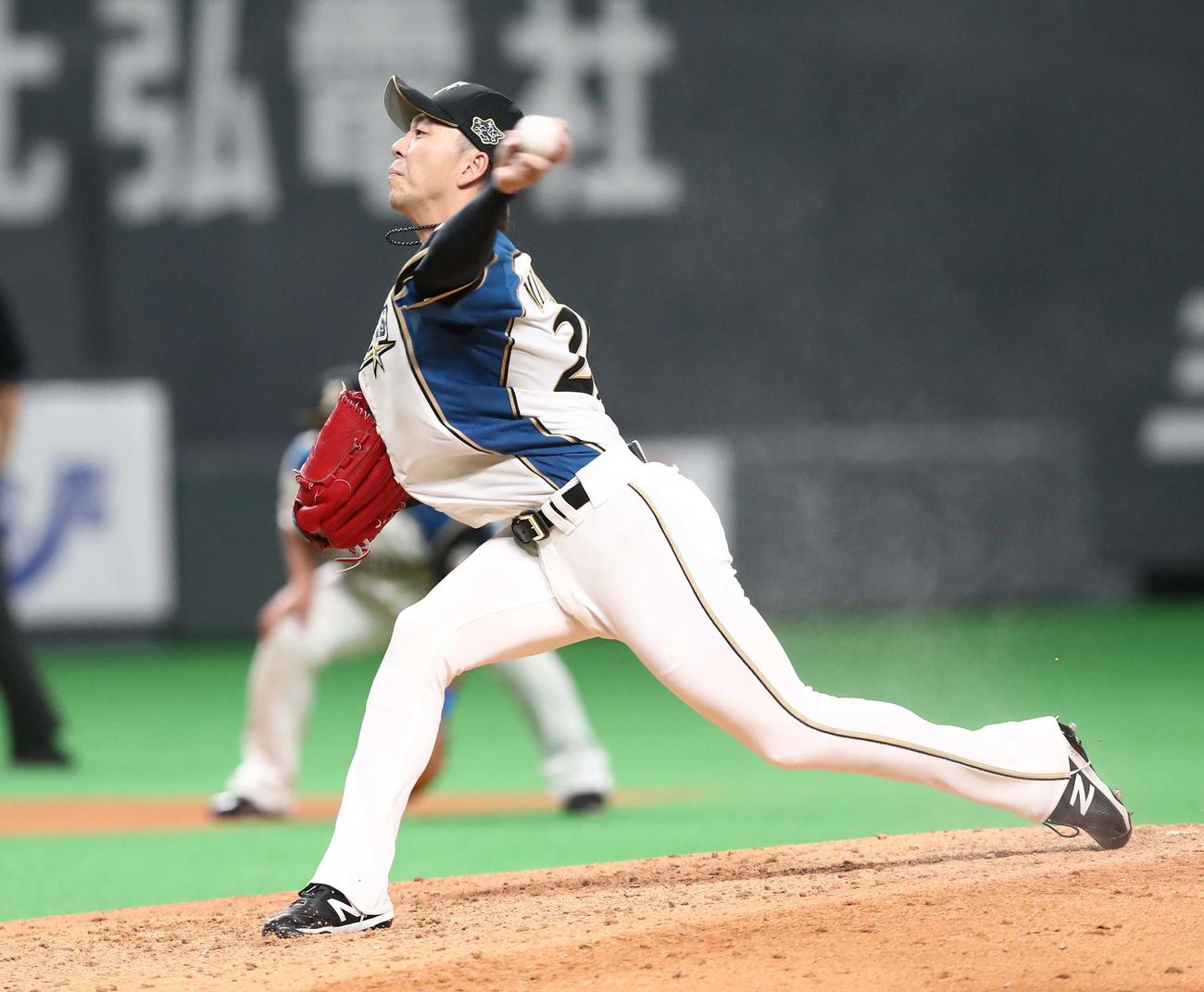 日本ハム対DeNA　7回に登板の宮西（撮影・黒川智章）