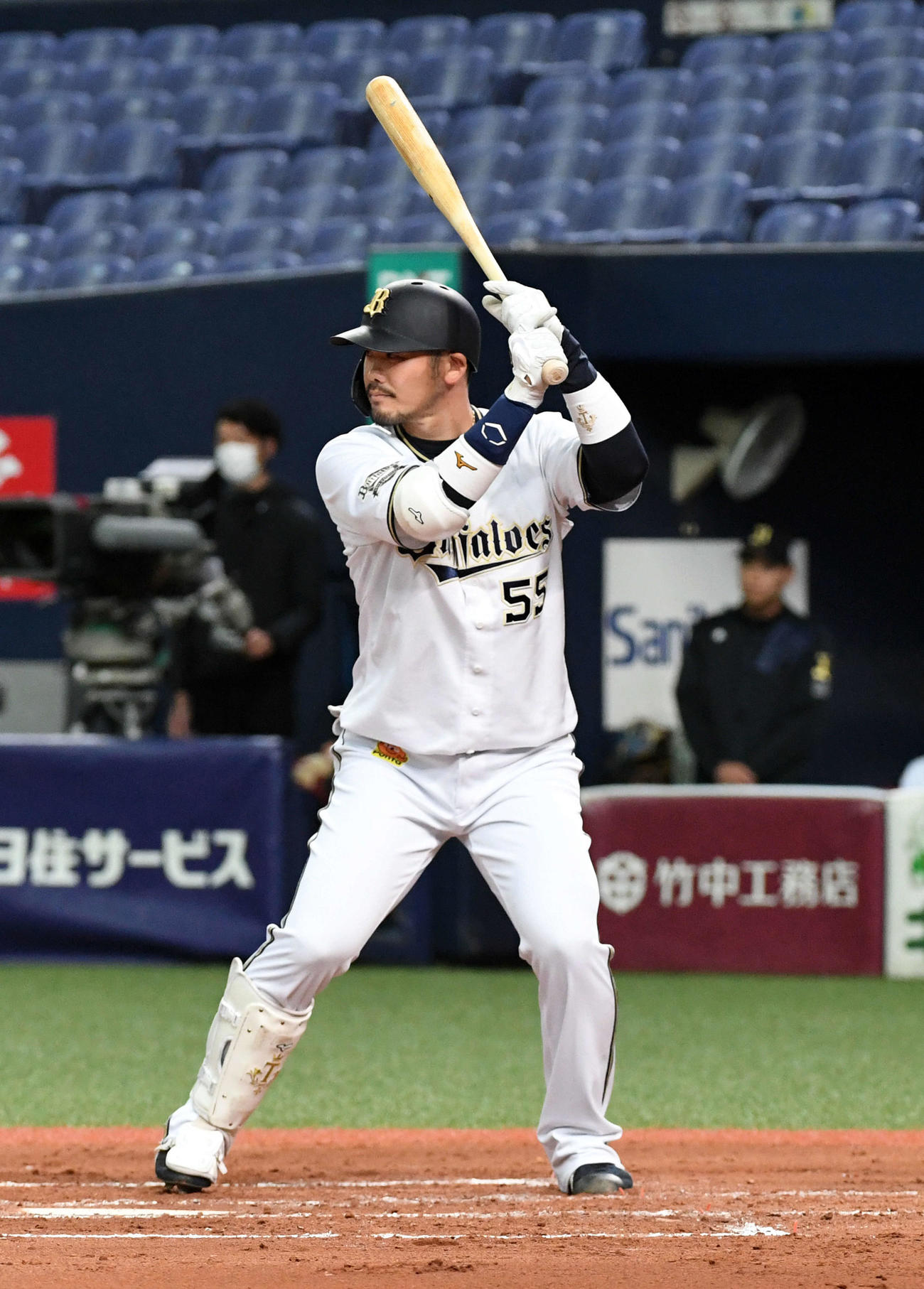 リラックスして構えるオリックスのT－岡田