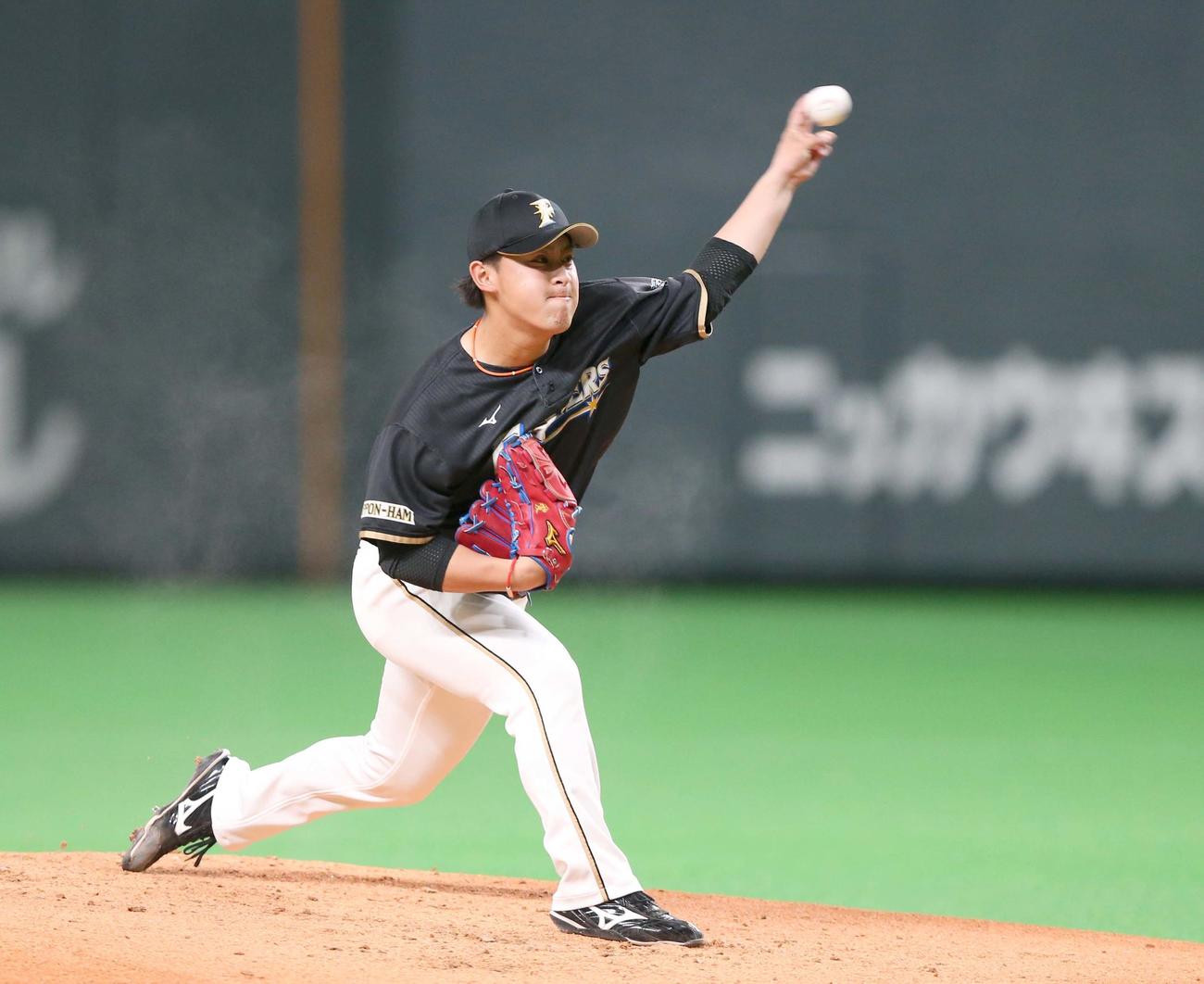 ケースバッティングで投球する日本ハム河野（撮影・黒川智章）