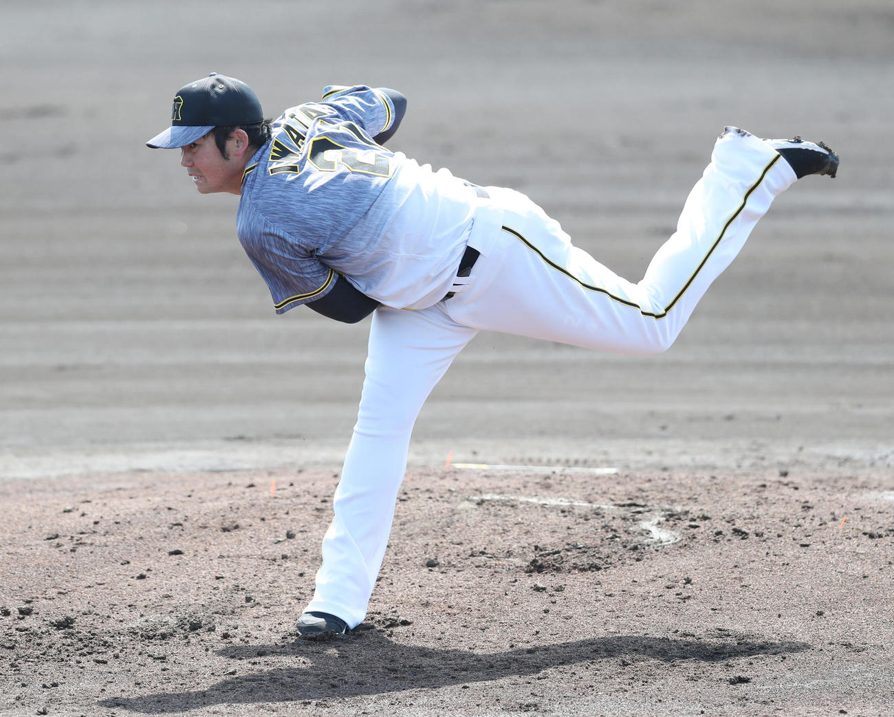 オリックス対阪神　阪神先発の岩田（撮影・前田充）