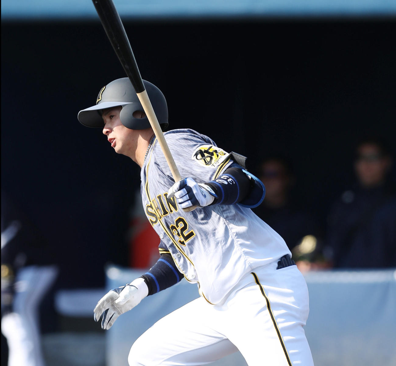 オリックス対阪神　9回表阪神2死二塁、左前打を放つ井上（撮影・前田充）