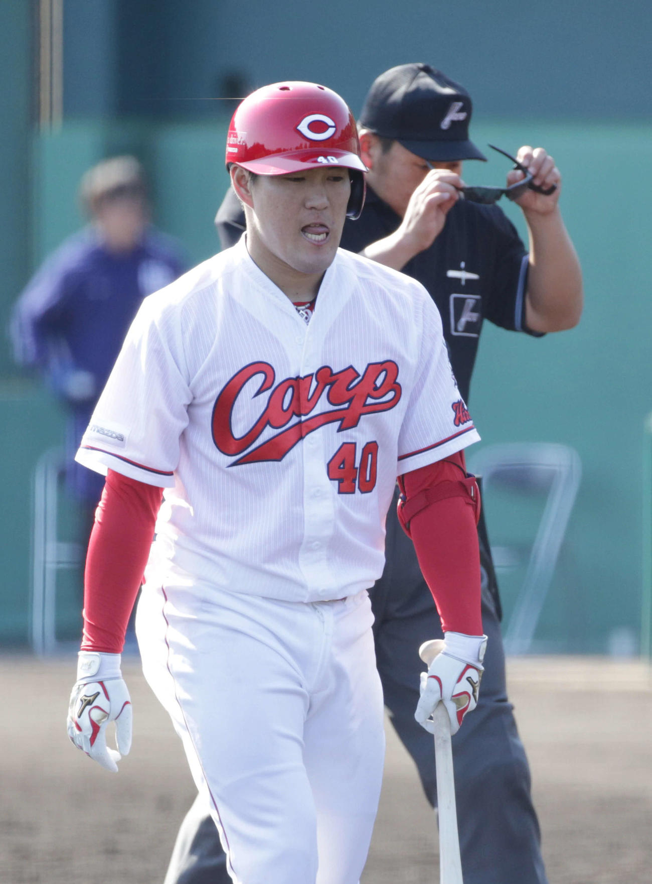 広島対中日　7回裏広島2死、代打で登場の磯村は三振（撮影・加藤孝規）