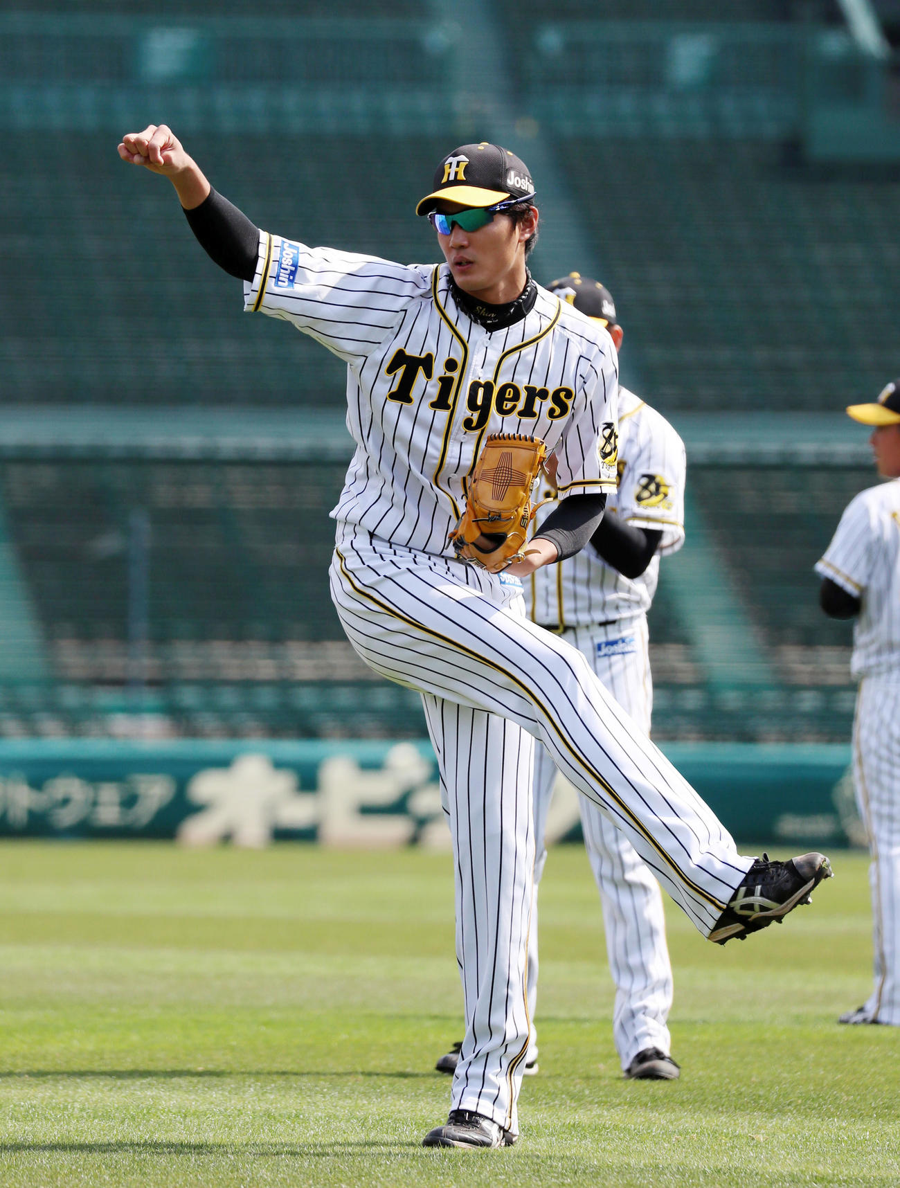 キャッチボールする藤浪（撮影・加藤哉）